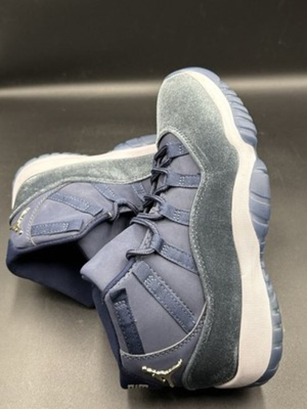 Air Jordan 11 Retro Premium Heiress Navy Velvet 136046 8.5